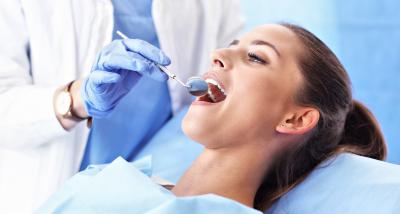 Come riconoscere e curare la carie ai denti?